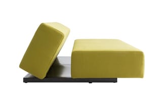 Gele modulaire zitbank met verstelbare rugkussens en zwart metalen onderstel, zijaanzicht tegen witte achtergrond.