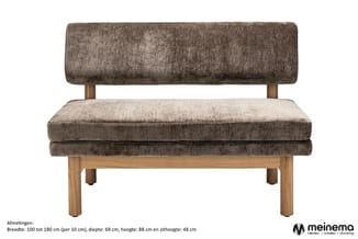 Grijsbruine loungebank met houten frame en poten, gepolsterde zitting en cilindervormige rugkussen.