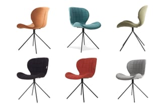 Zes draaistoel-varianten in verschillende kleuren (oranje, groen, beige, zwart, rood, grijs) met gestoffeerde zitting en zwar
