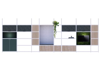 Modulair wandsysteem met donkergroene kastjes, grijze en houten panelen, ingebouwde TV en plantenbak, witte raamstructuur.