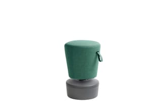 Groene poef met grijze basis en klein hengeldetail aan de zijkant.