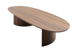 Ronde houten vergadertafel met ovale blad in licht houtfineer en donkere houten cilindervormige ondersteuning.