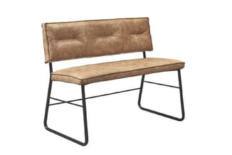 Bruine leren zitbank met rugleuning en zwart metalen frame, moderne loungestyle voor kantoorinrichting.