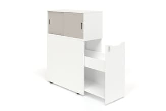 Witte kast met twee niveaus: bovenkast met grijze schuifdeuren, onderkast met witte deur en open vakken.
