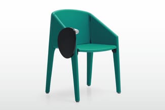 Groene kunststof stoel met armleuningen en zwart accent, vier poten, modern design.