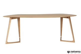 Houten vergadertafel met ovale blad en trapeziumvormige poten, natuurlijk houtfinish.