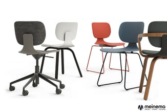 Vijf kantorstoelen in verschillende uitvoeringen: draaibare stoel met wielen en grijze stoffering, witte kunststof stoel met