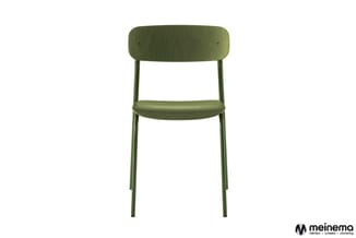 Groene houten stoel met gebogen rugleuning en zitting, op vier dunne metalen poten, tegen witte achtergrond. Meinema-logo ond
