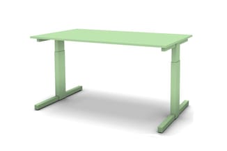 Groen verstelbaar bureau met rechthoekig blad en T-vormige poten, gezien in perspectief.
