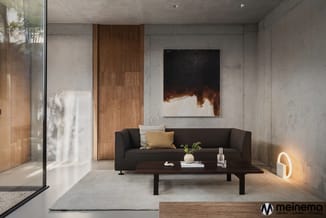 Moderne woonkamer met donkergrijs sofa, zwart houten salontafel, betonnen wanden, houten wandelpanelen en abstract kunstwerk.