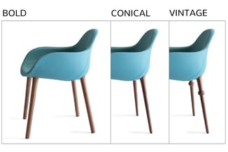 Drie blauwe stoelen met houten poten in stijlen: Bold (breed, gebogen armsteunen), Conical (smal, rechte poten) en Vintage (s