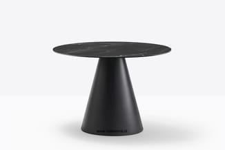 Ronde zwarte tafel met marmeren blad en conische voet op lichte achtergrond.