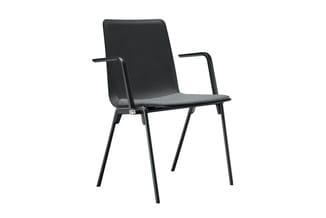 Zwarte stoel met armleuningen, grijze zitting, vier zwarte poten, modern design.