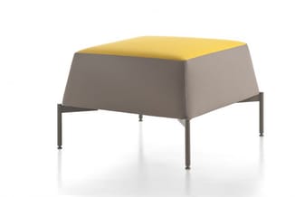Moderne poef met geel zitoppervlak en grijze stofbekleding op metalen frame, vierkante vorm.