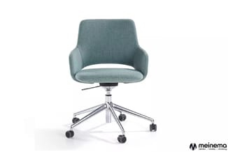 Groen gestoffeerde bureaustoel met ergonomische rugleuning, zitting met uitsparing, chromen voet met wielen en gasveer, meine