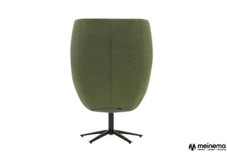 Groene draaibare loungefauteuil met zwart sternvoetonderstel, achteraanzicht.