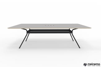 Grijze vergadertafel met afgeronde hoeken, zwart metalen onderstel met gebogen poten, minimalistisch design.