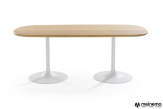 Ovale vergadertafel met naturel houten blad en twee witte tulpvoetonderstellen.