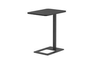 Zwarte bijzettafel met vierkant blad en centrale stalen poot op rechthoekig voetframe.
