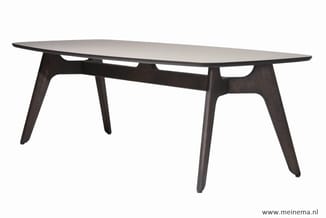 Moderne vergadertafel met ovaal blad in grijs, donker houten onderstel met open geometrische poten.