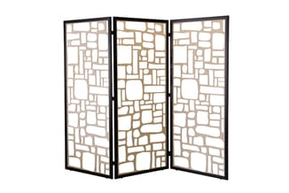 Draagbare kamerscherm met drie panelen, zwart aluminium frame en natuurlijke houten vlakken met geometrisch patroon.