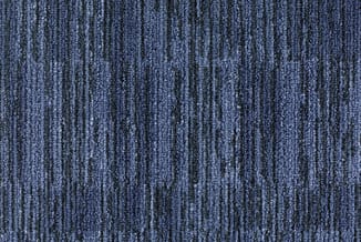 Blauwe stofmix met verticale structuur en grijze-zwarte streeppatroon, geschikt voor bekleding of akoestisch paneel.