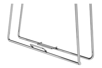 Metalen buisframe in zilverkleurig staal met gebogen poten en horizontale verbindingsstangen, aanzicht vanaf beneden.