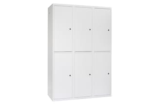 Witte kastenwand met 9 compartimenten in 3 kolommen en 3 rijen, elk met cilindrisch slot, geïsoleerd tegen witte achtergrond.