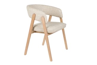 Houten stoel met beige gestoffeerde zitting en gebogen rugleuning, vier houten poten, frontaanzicht.