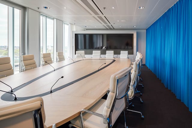 Castelijn Boardroom trapeziumtafel voor overleg