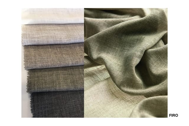 Stoffalen in neutrale tinten: wit, grijs, beige en donkergrijs. Rechts detail van groenige stof met plooien. Merk FIRO.