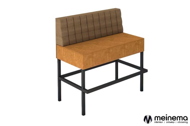 Hoekbank met bruin gestoffeerde zitting en grijsgroene rugkussens op zwart metalen frame.