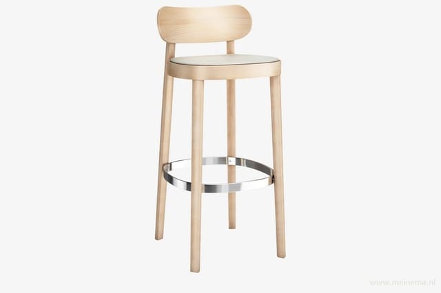 Houten barkruk met licht naturel fineer, ronde zitting met lichtgrijs kussen, metalen voetensteun, vier houten poten.