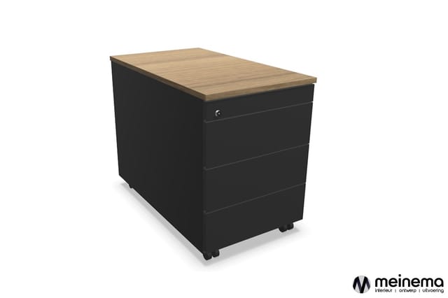 Zwart bureau-container met houten blad-bovenkant, drie lades en wieltjes voor mobiliteit.