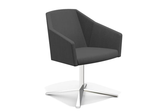 Grijze draaibare stoel met armsteunen op vierpotige aluminium voetsteun, moderne loungestyle.