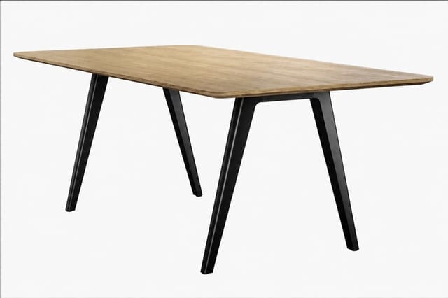 Vergadertafel met natuurlijk houten blad en zwart stalen poten, rechthoekig ontwerp.