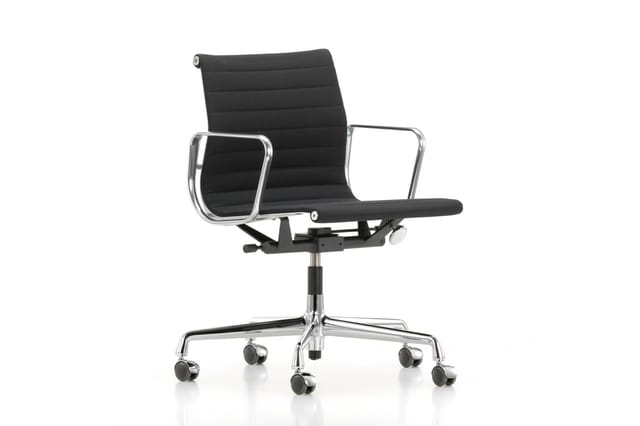 Vitra EA 118: bureaustoel met smalle zitting