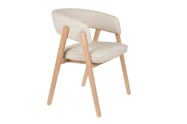 Houten stoel met beige gestoffeerde zitting en gebogen rugleuning, vier houten poten, frontaanzicht.